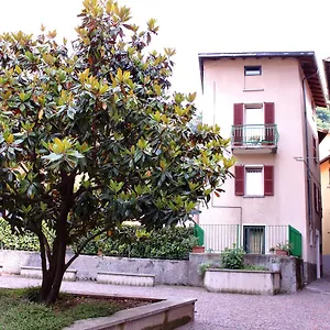 https://la-magnolia-guests-house.it-lombardy.com